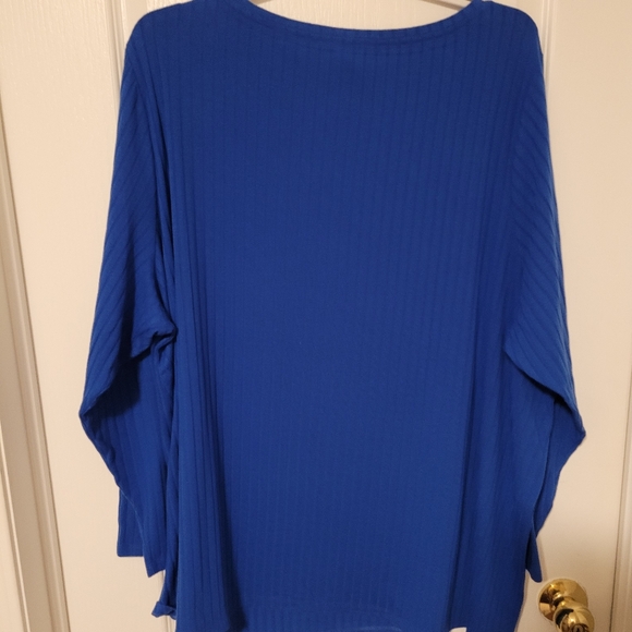 (4X) Long Sleeved Sweater - Picture 2 of 6